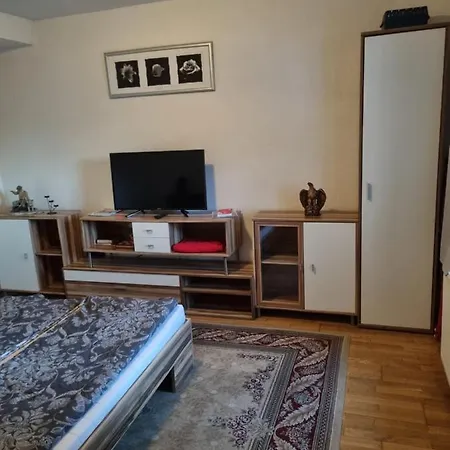 Apartmán Teusch Top1 *